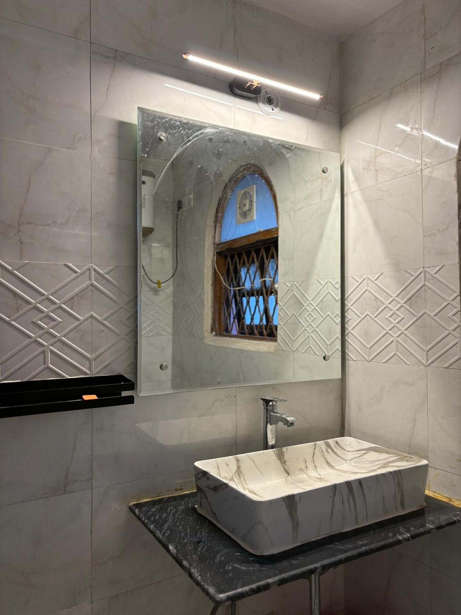 Atharva'S Homestay By Goaround Homes - Nehru Enclave Metro, South Delhi New Delhi Ngoại thất bức ảnh