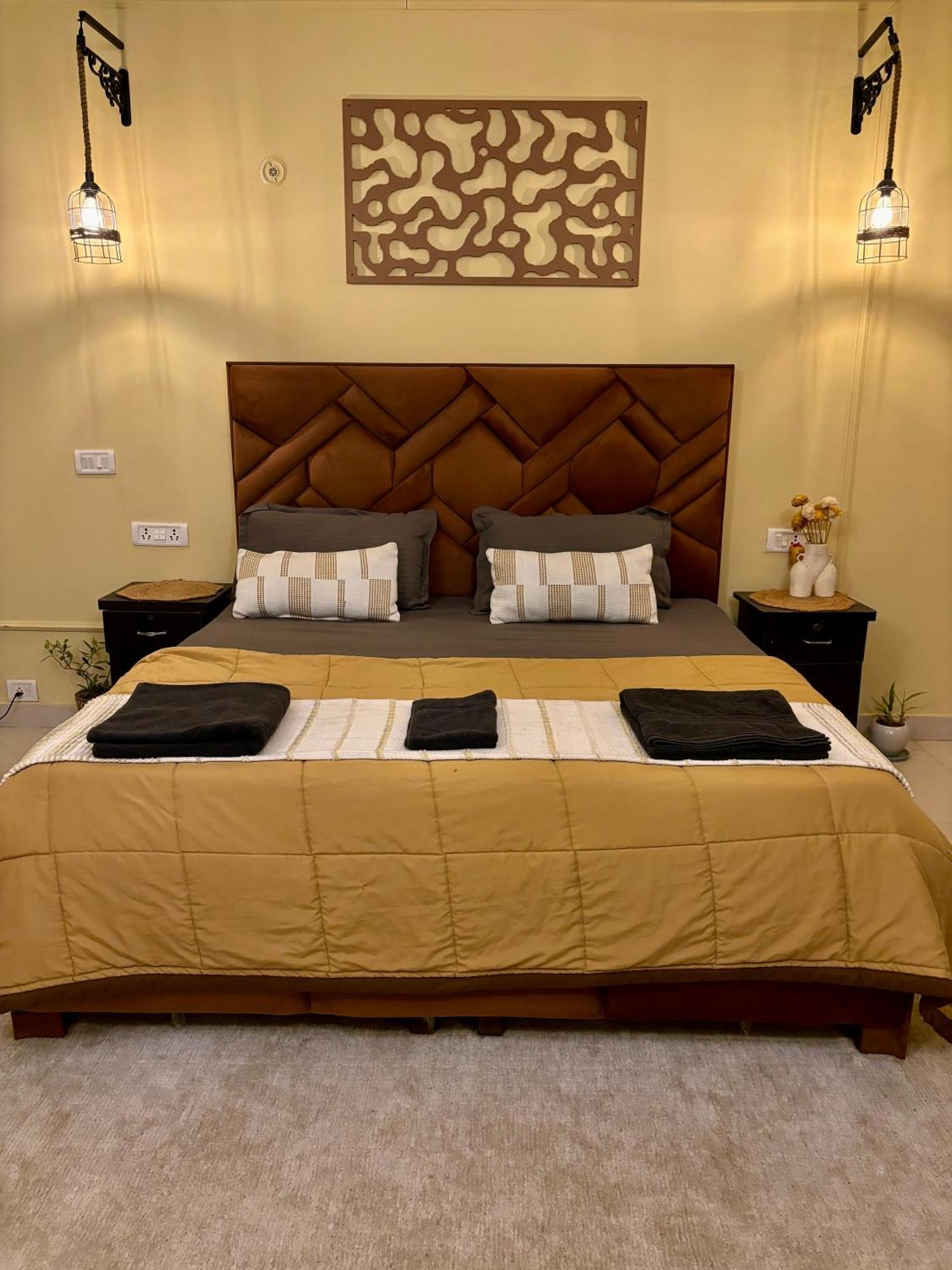 Atharva'S Homestay By Goaround Homes - Nehru Enclave Metro, South Delhi New Delhi Ngoại thất bức ảnh