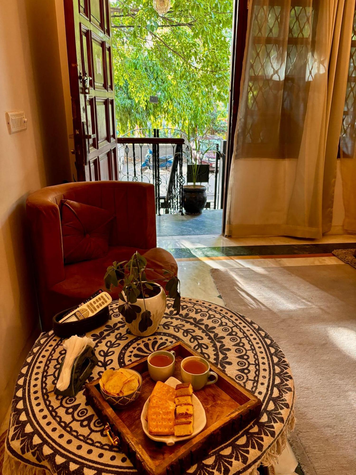 Atharva'S Homestay By Goaround Homes - Nehru Enclave Metro, South Delhi New Delhi Ngoại thất bức ảnh