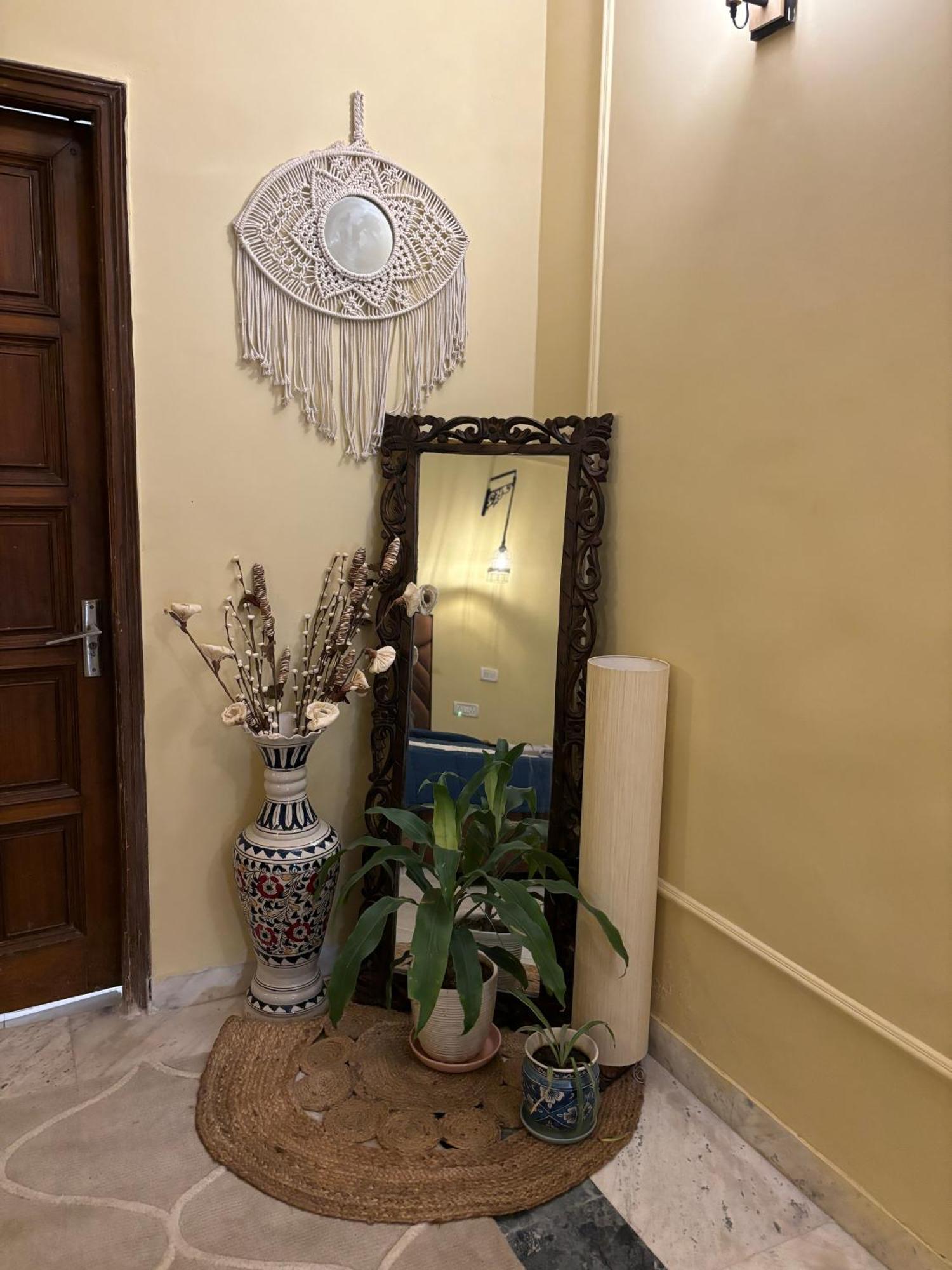 Atharva'S Homestay By Goaround Homes - Nehru Enclave Metro, South Delhi New Delhi Ngoại thất bức ảnh