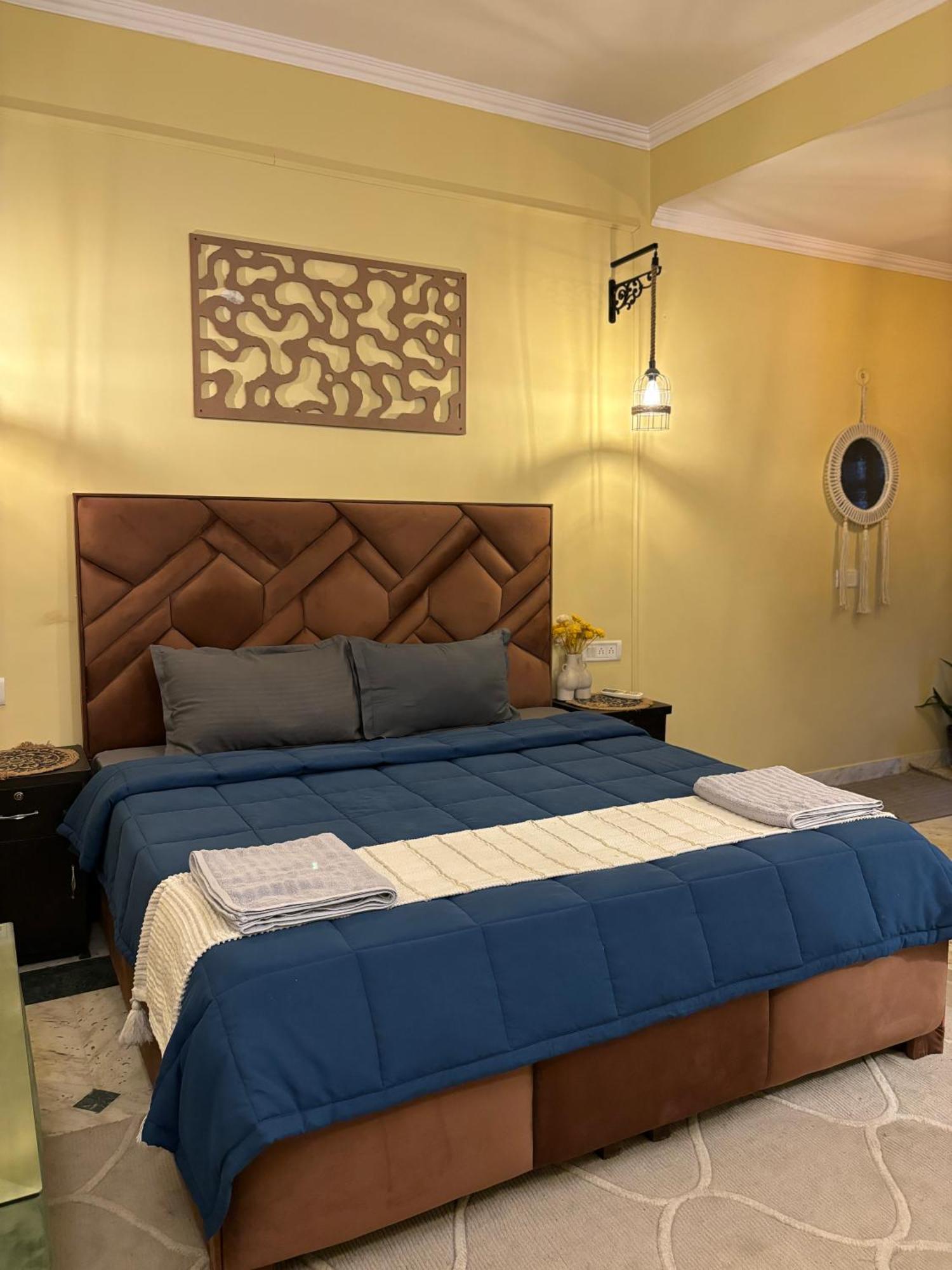 Atharva'S Homestay By Goaround Homes - Nehru Enclave Metro, South Delhi New Delhi Ngoại thất bức ảnh
