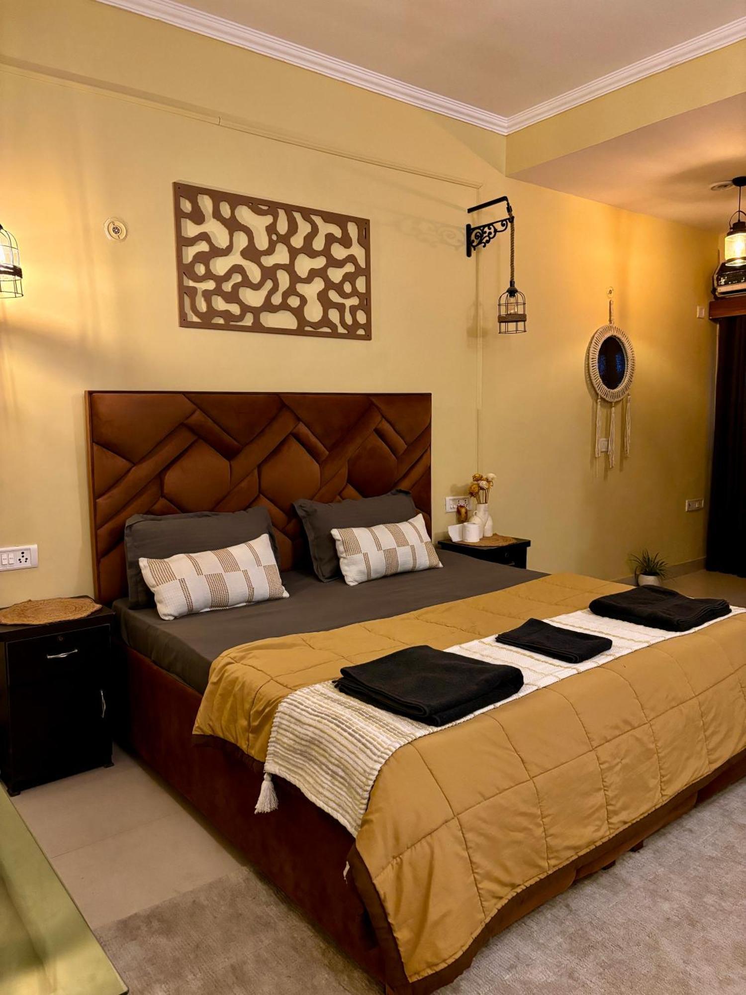 Atharva'S Homestay By Goaround Homes - Nehru Enclave Metro, South Delhi New Delhi Ngoại thất bức ảnh