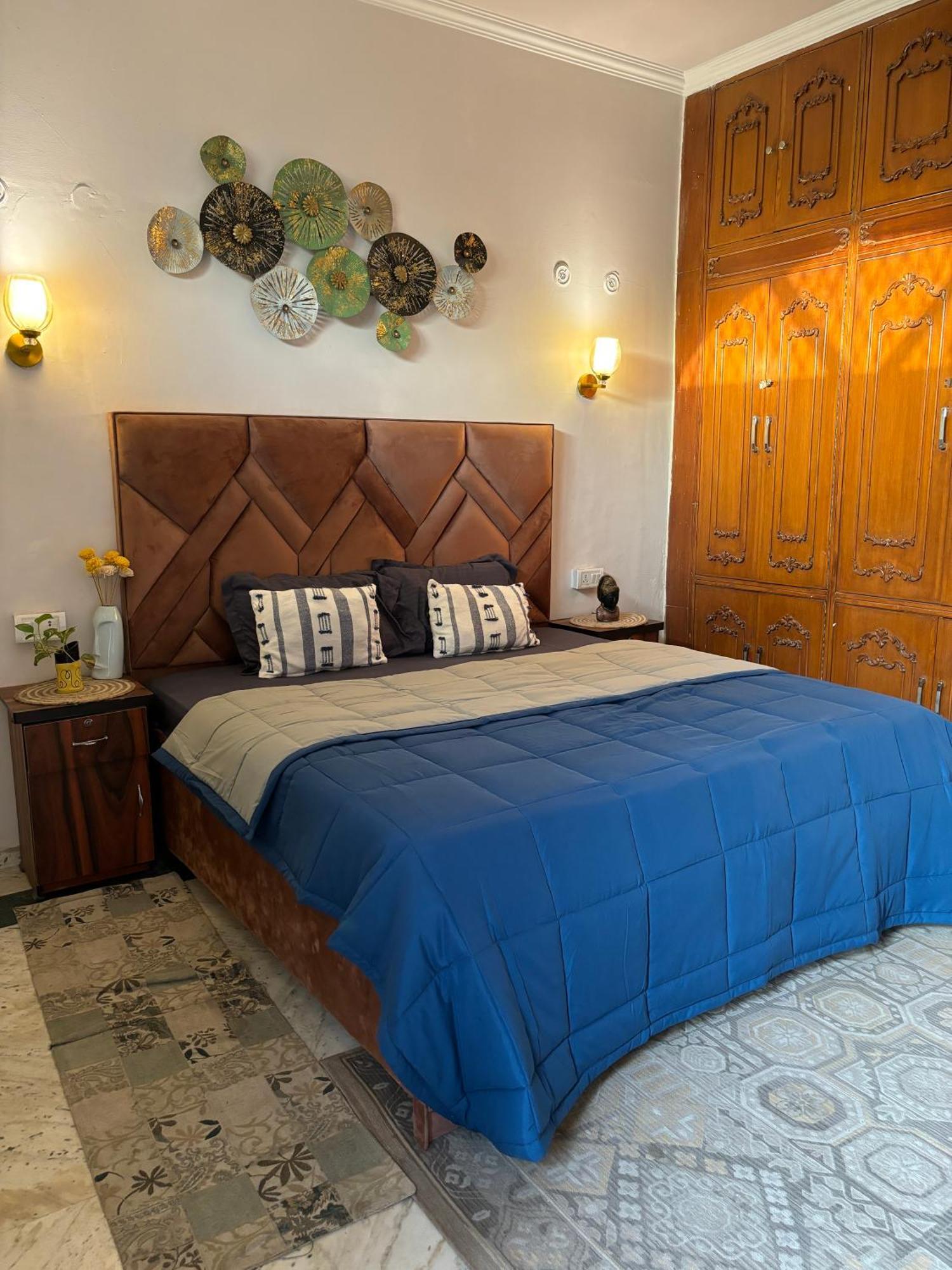 Atharva'S Homestay By Goaround Homes - Nehru Enclave Metro, South Delhi New Delhi Ngoại thất bức ảnh