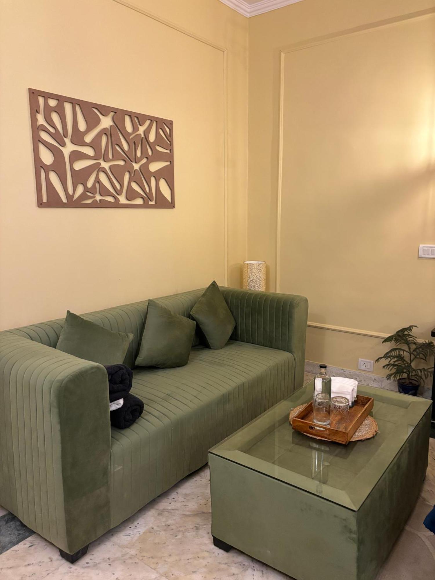 Atharva'S Homestay By Goaround Homes - Nehru Enclave Metro, South Delhi New Delhi Ngoại thất bức ảnh