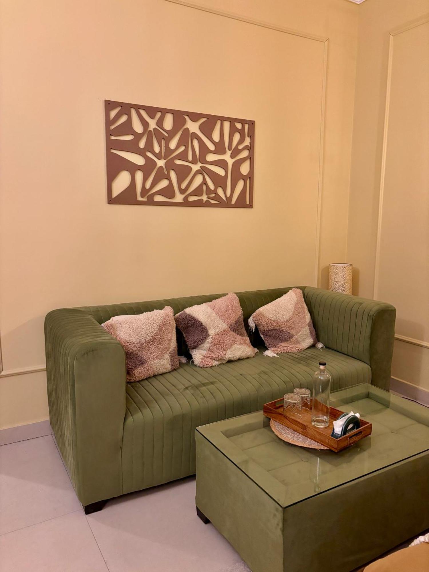 Atharva'S Homestay By Goaround Homes - Nehru Enclave Metro, South Delhi New Delhi Ngoại thất bức ảnh