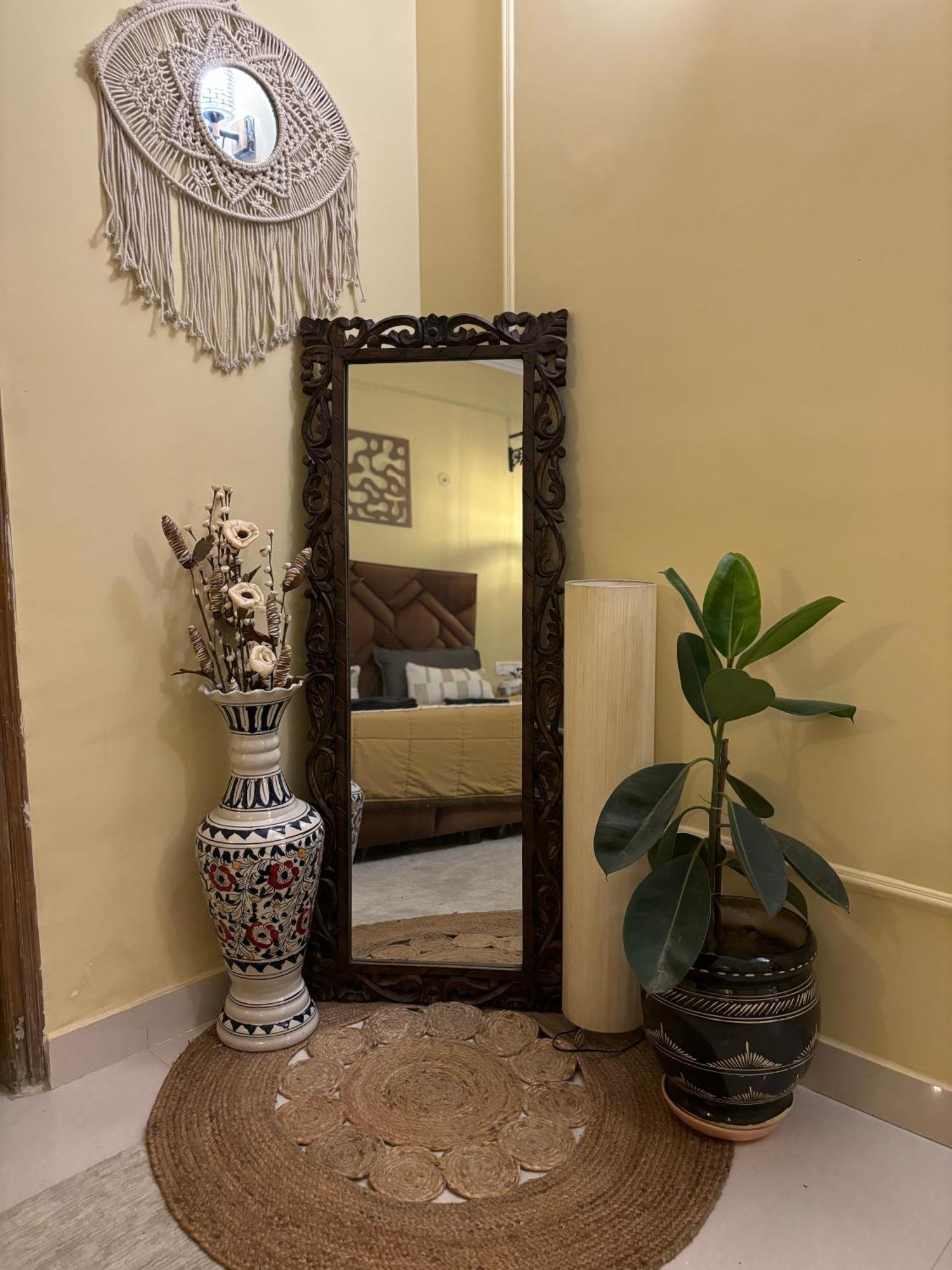 Atharva'S Homestay By Goaround Homes - Nehru Enclave Metro, South Delhi New Delhi Ngoại thất bức ảnh