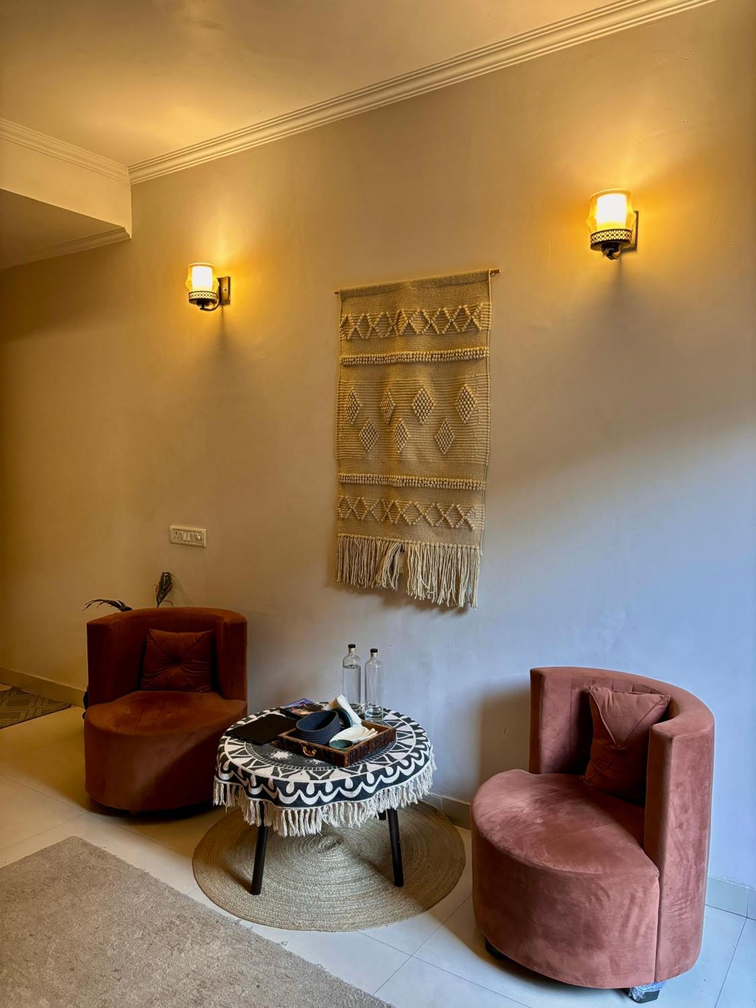 Atharva'S Homestay By Goaround Homes - Nehru Enclave Metro, South Delhi New Delhi Ngoại thất bức ảnh