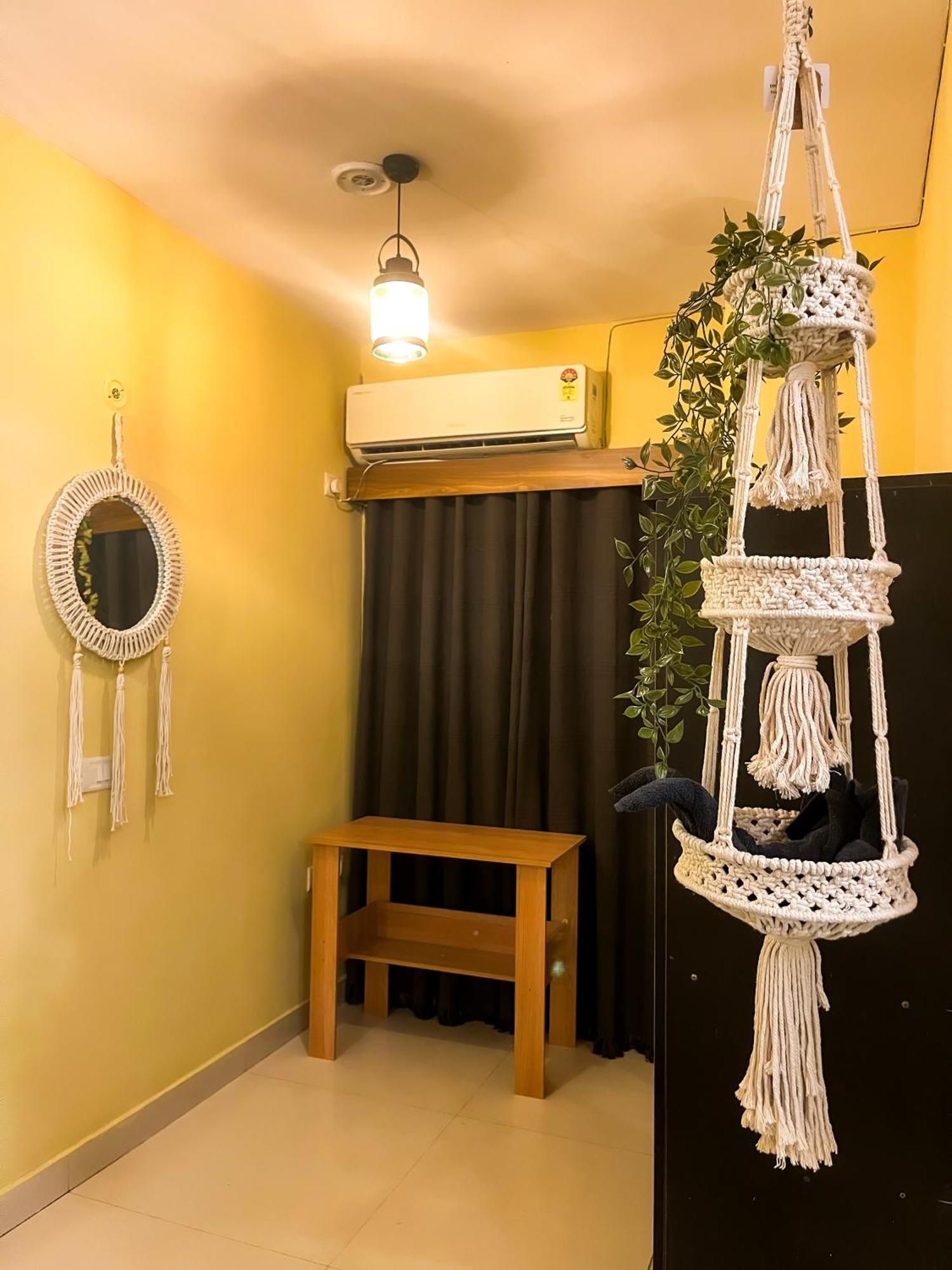 Atharva'S Homestay By Goaround Homes - Nehru Enclave Metro, South Delhi New Delhi Ngoại thất bức ảnh