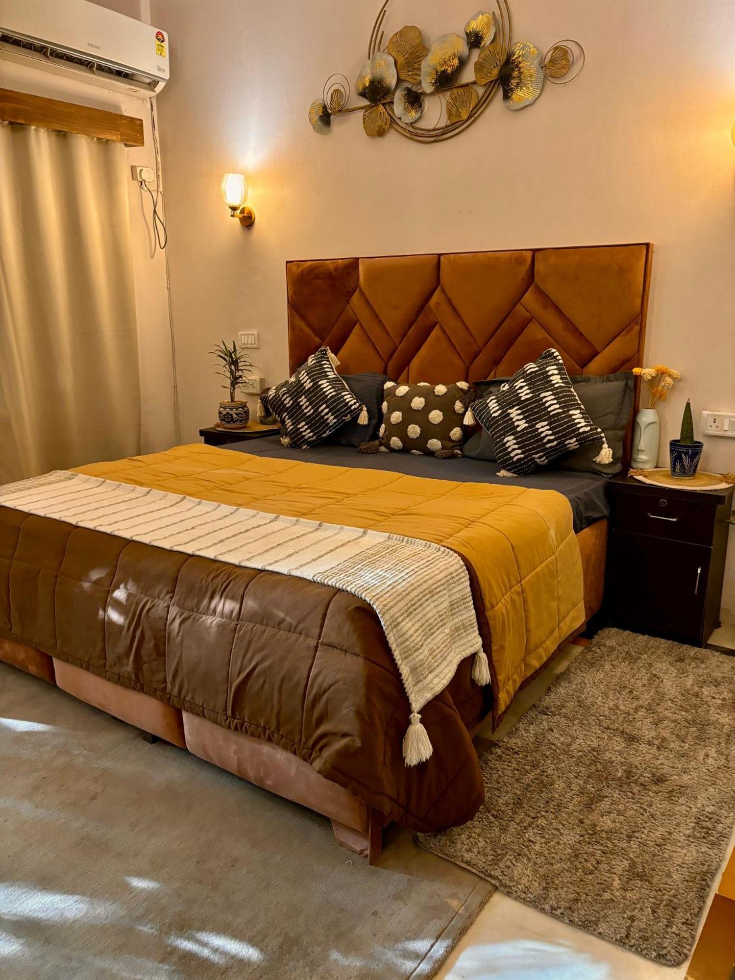 Atharva'S Homestay By Goaround Homes - Nehru Enclave Metro, South Delhi New Delhi Ngoại thất bức ảnh
