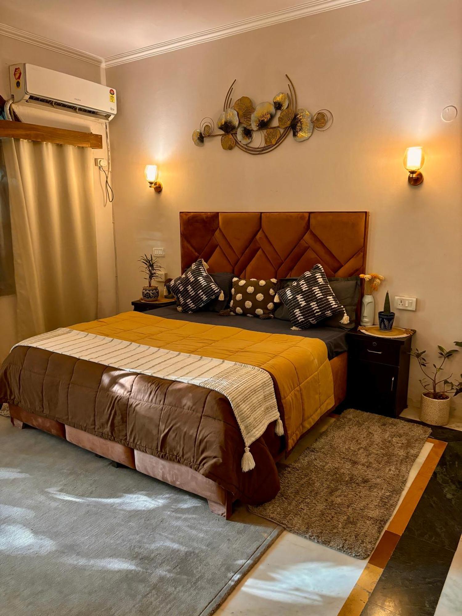 Atharva'S Homestay By Goaround Homes - Nehru Enclave Metro, South Delhi New Delhi Ngoại thất bức ảnh