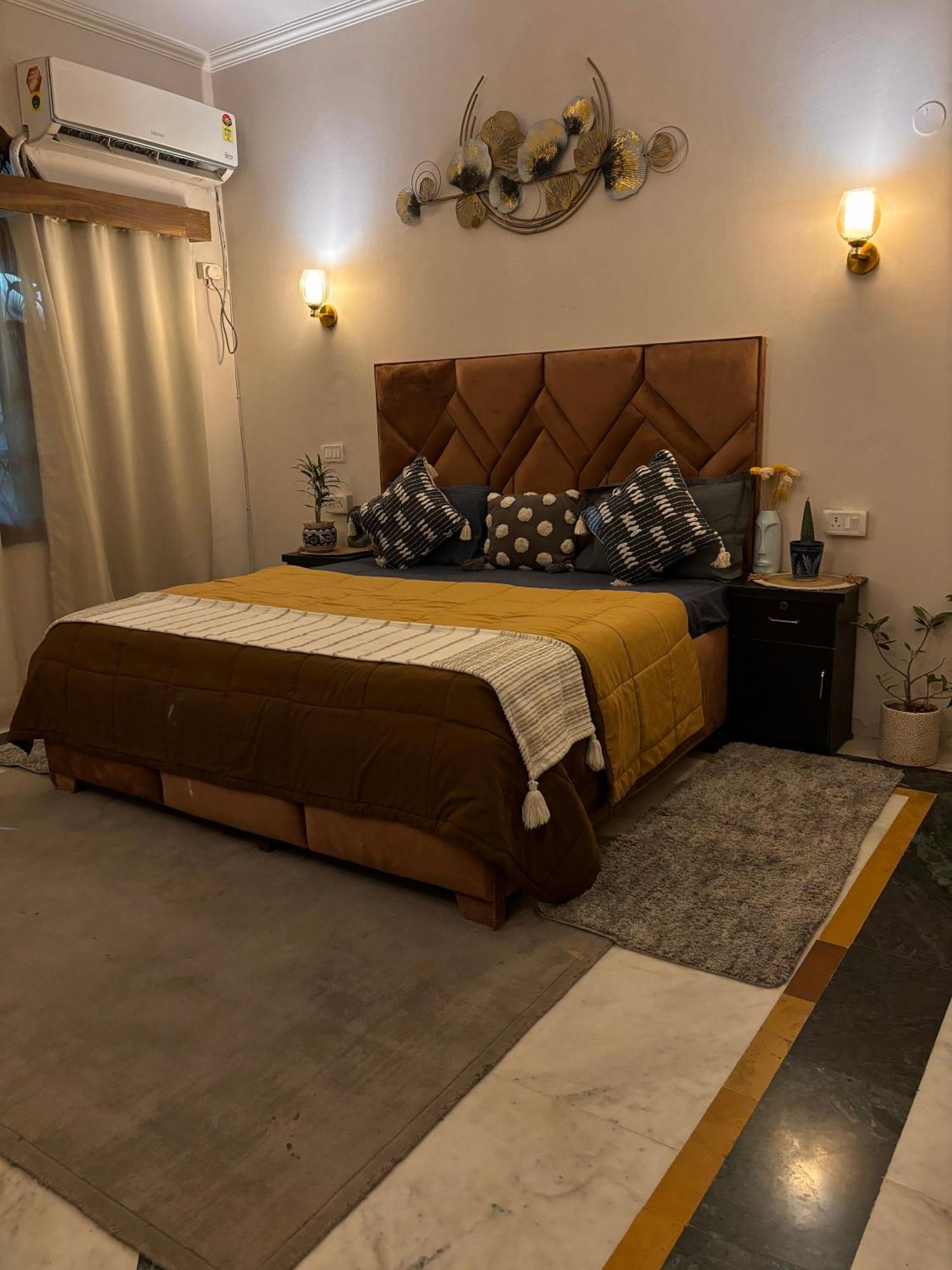 Atharva'S Homestay By Goaround Homes - Nehru Enclave Metro, South Delhi New Delhi Ngoại thất bức ảnh