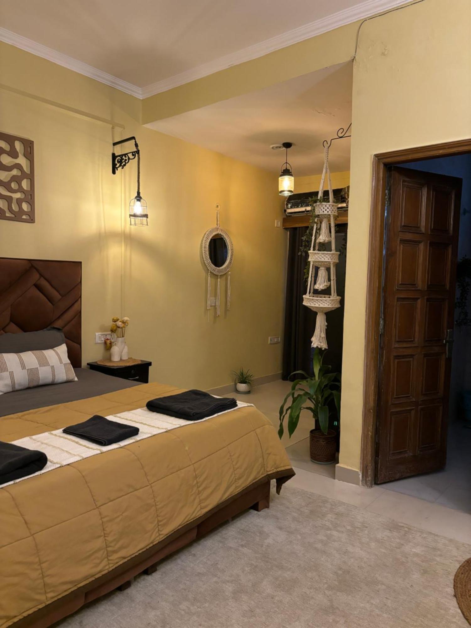 Atharva'S Homestay By Goaround Homes - Nehru Enclave Metro, South Delhi New Delhi Ngoại thất bức ảnh