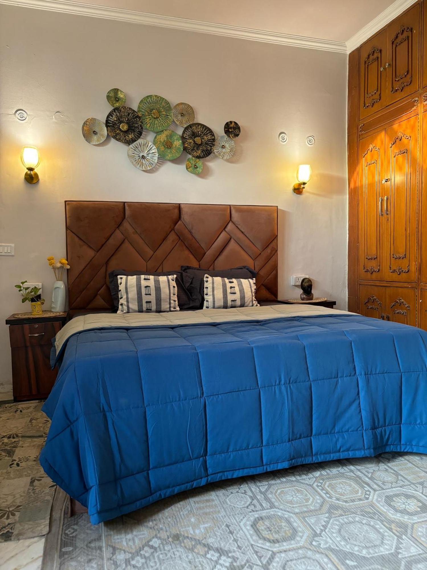 Atharva'S Homestay By Goaround Homes - Nehru Enclave Metro, South Delhi New Delhi Ngoại thất bức ảnh