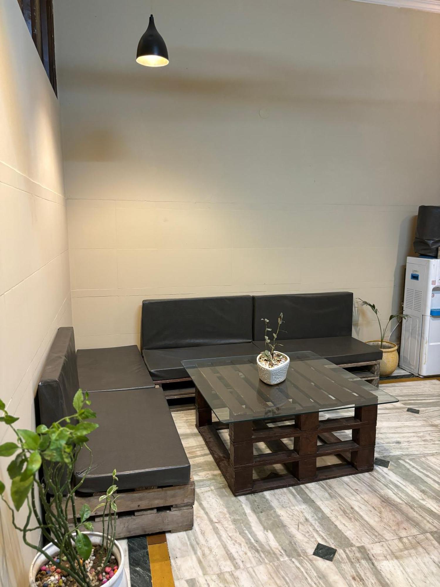 Atharva'S Homestay By Goaround Homes - Nehru Enclave Metro, South Delhi New Delhi Ngoại thất bức ảnh