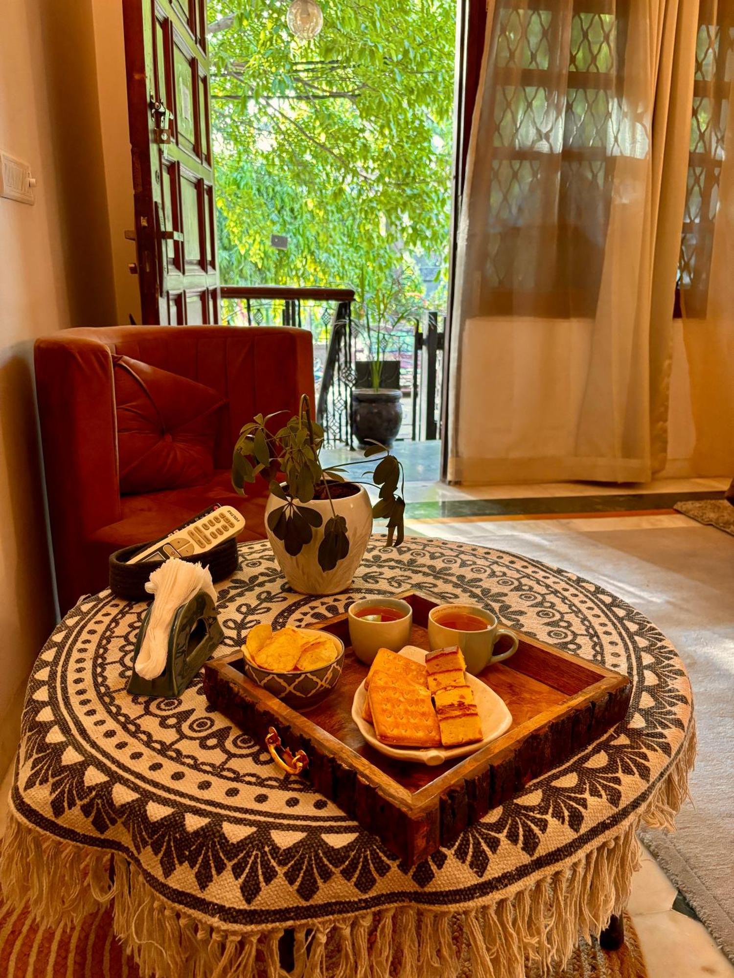 Atharva'S Homestay By Goaround Homes - Nehru Enclave Metro, South Delhi New Delhi Ngoại thất bức ảnh