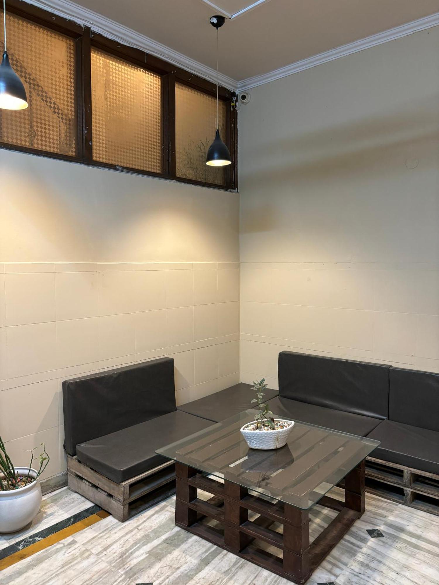 Atharva'S Homestay By Goaround Homes - Nehru Enclave Metro, South Delhi New Delhi Ngoại thất bức ảnh