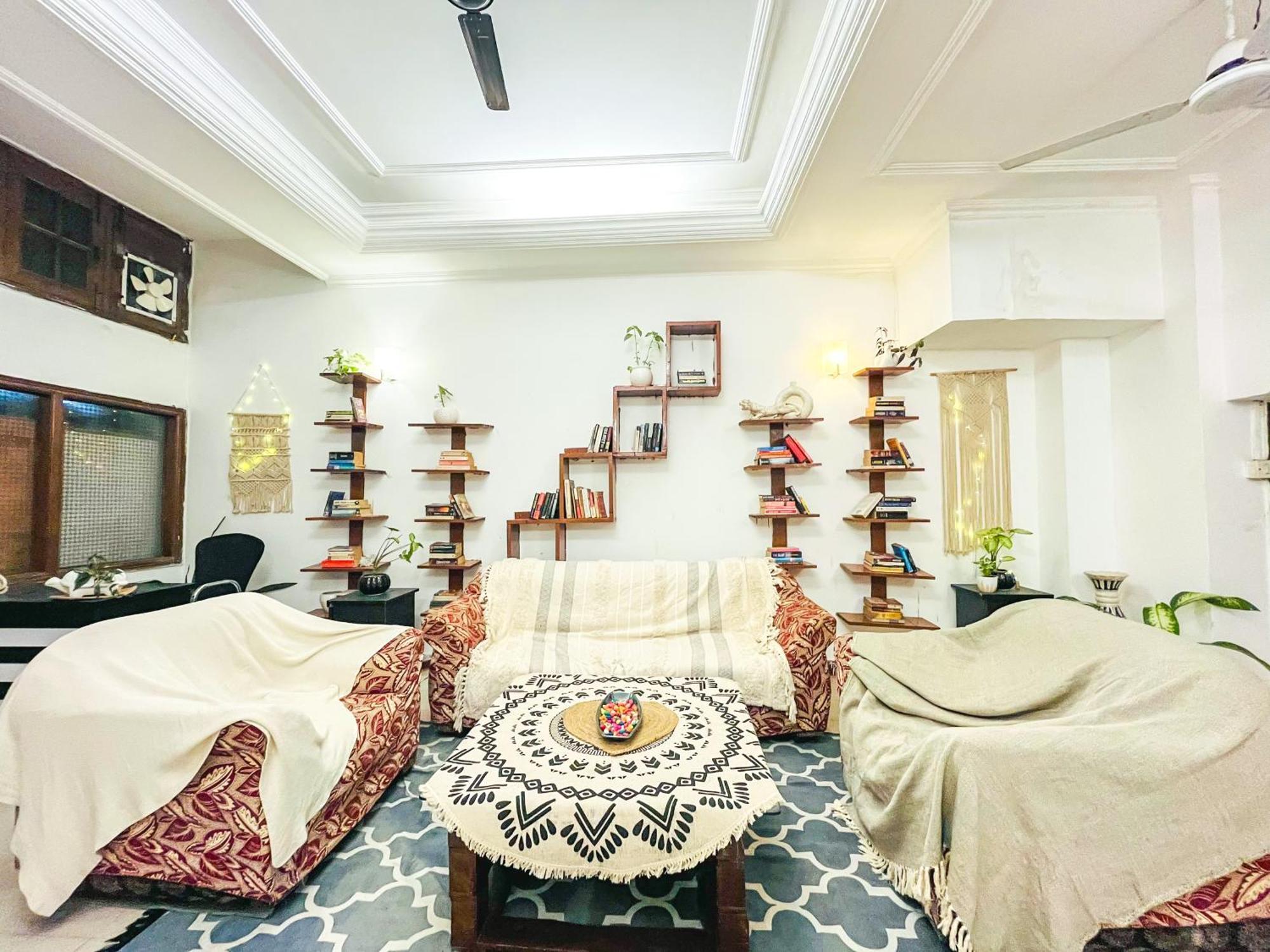 Atharva'S Homestay By Goaround Homes - Nehru Enclave Metro, South Delhi New Delhi Ngoại thất bức ảnh