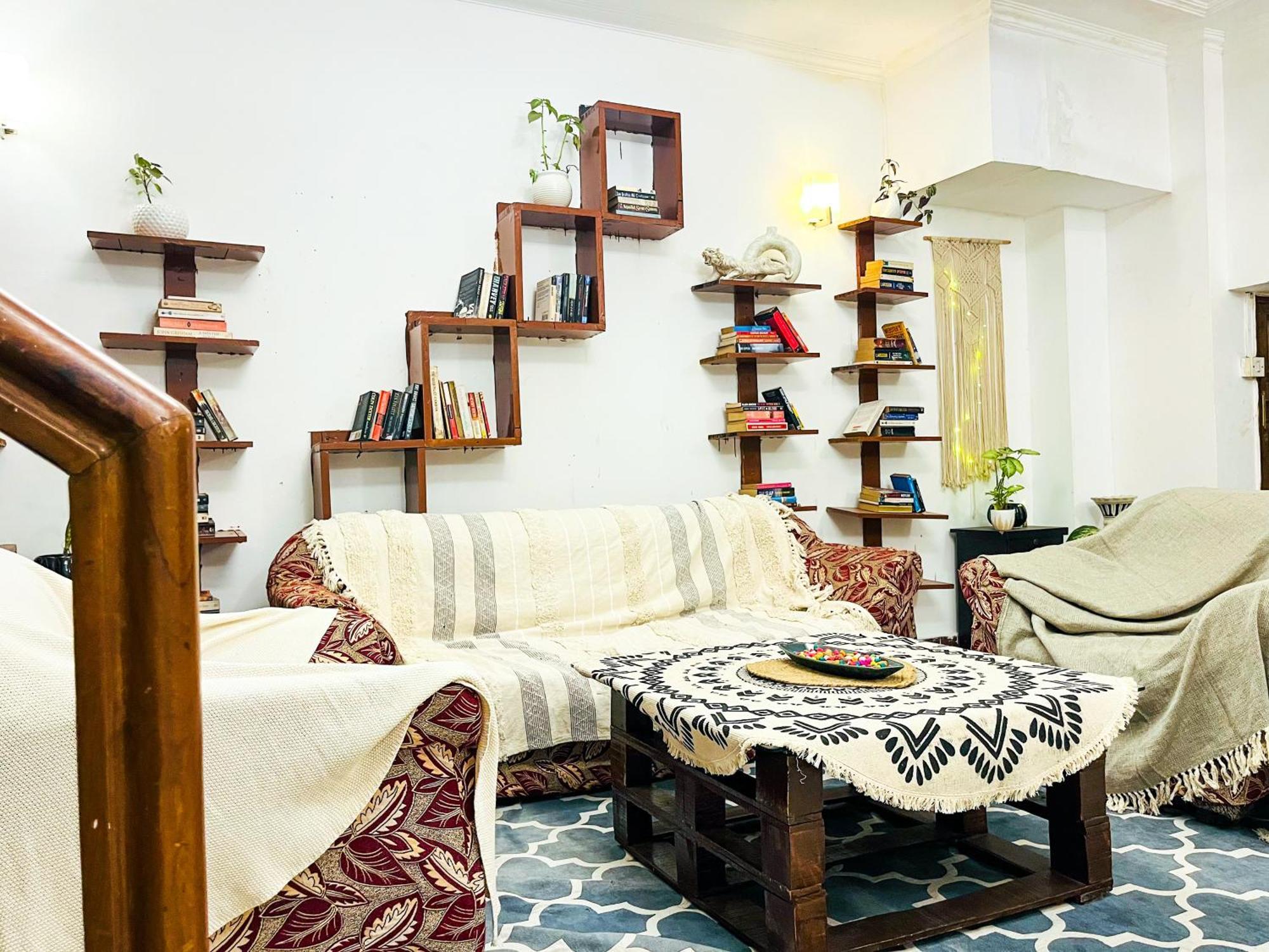 Atharva'S Homestay By Goaround Homes - Nehru Enclave Metro, South Delhi New Delhi Ngoại thất bức ảnh