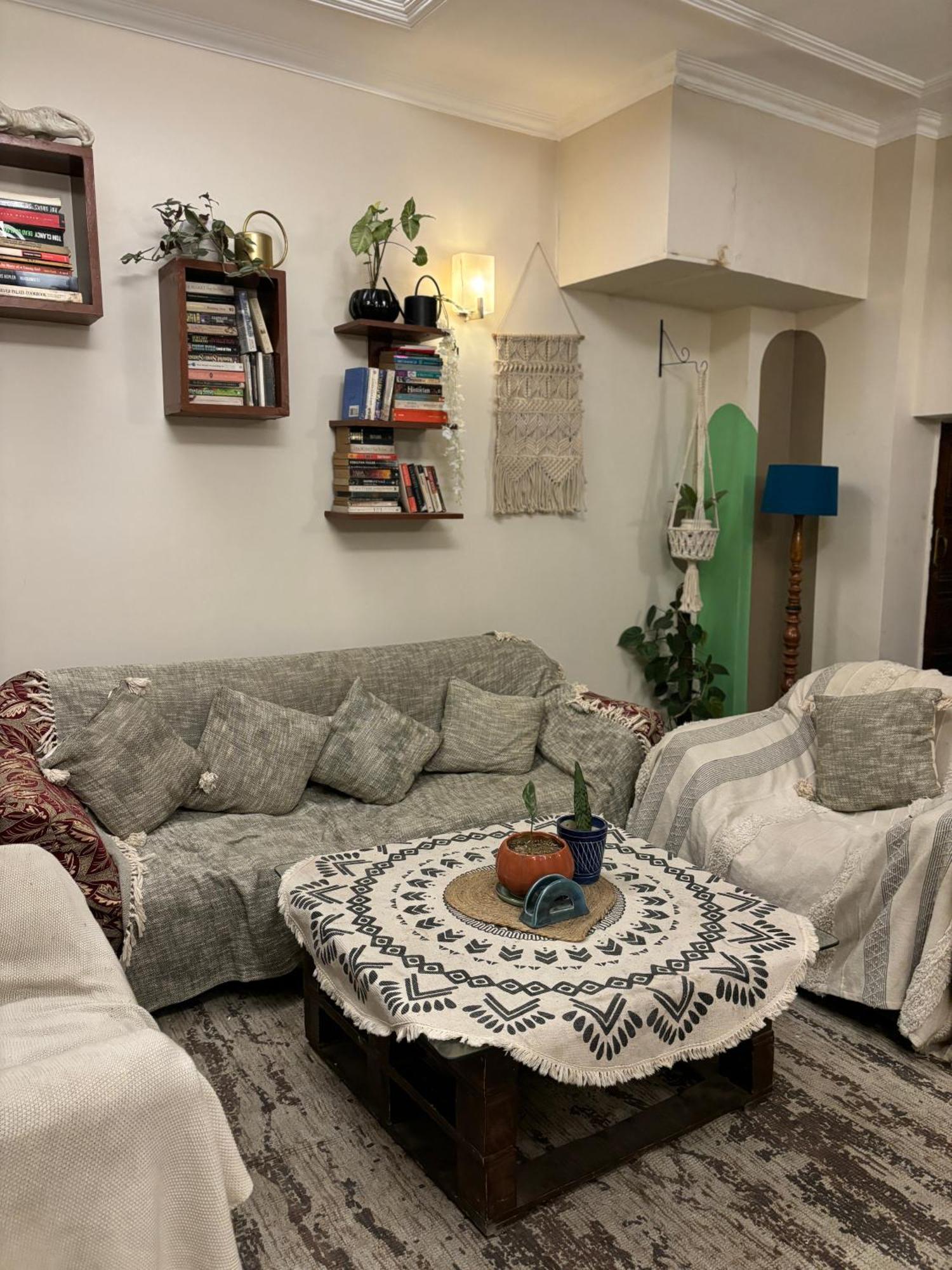 Atharva'S Homestay By Goaround Homes - Nehru Enclave Metro, South Delhi New Delhi Ngoại thất bức ảnh