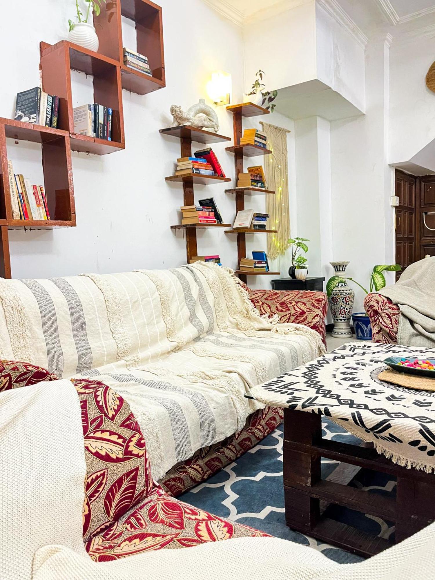 Atharva'S Homestay By Goaround Homes - Nehru Enclave Metro, South Delhi New Delhi Ngoại thất bức ảnh
