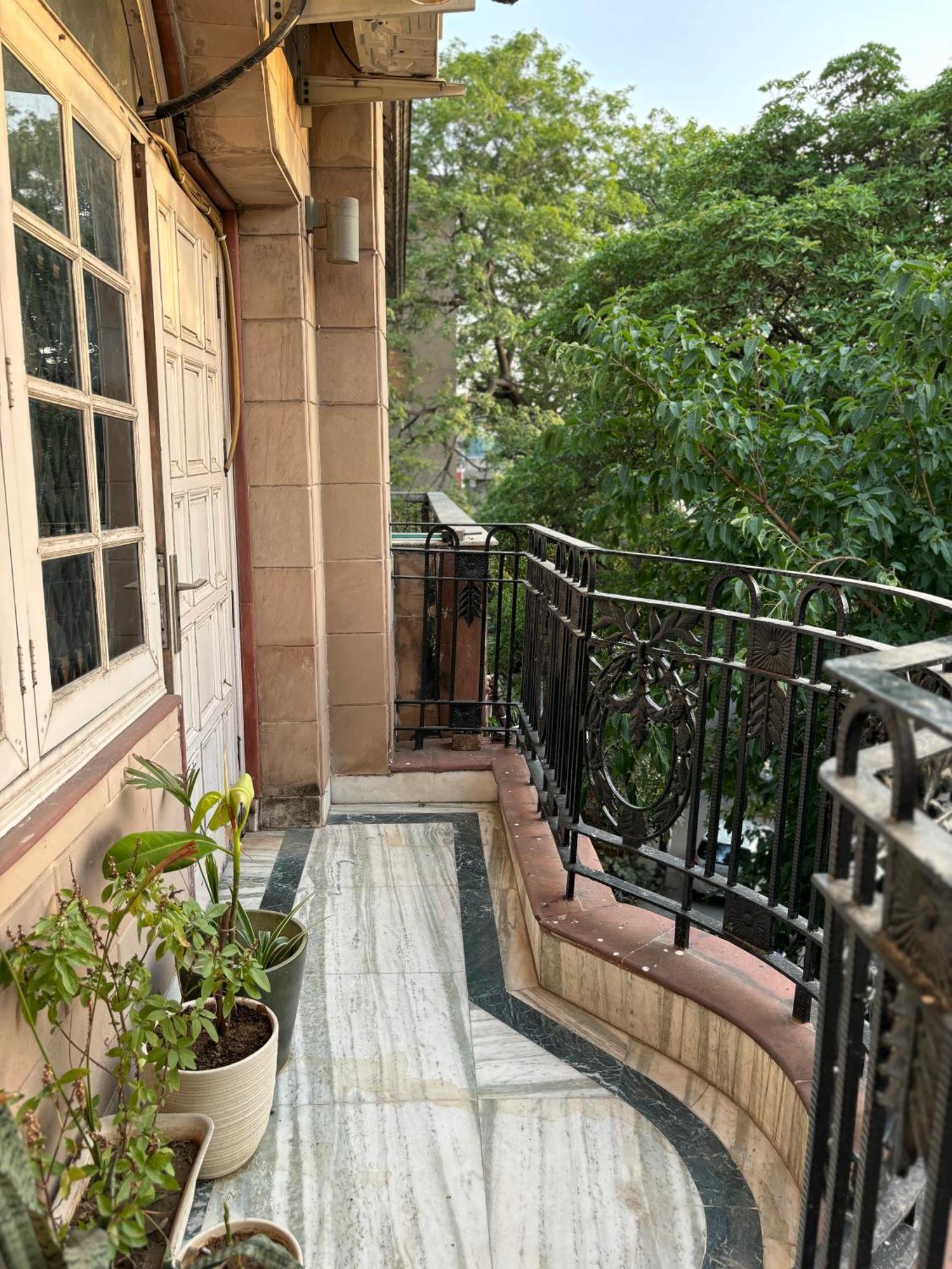 Atharva'S Homestay By Goaround Homes - Nehru Enclave Metro, South Delhi New Delhi Ngoại thất bức ảnh