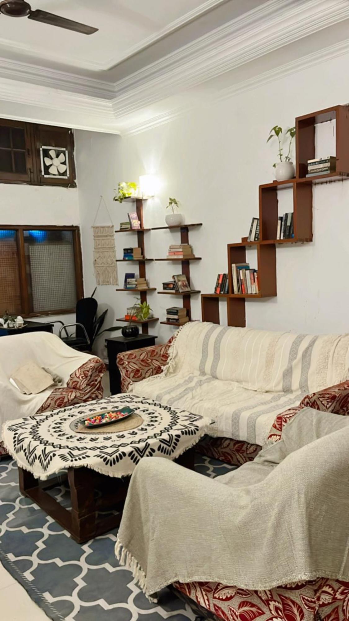 Atharva'S Homestay By Goaround Homes - Nehru Enclave Metro, South Delhi New Delhi Ngoại thất bức ảnh