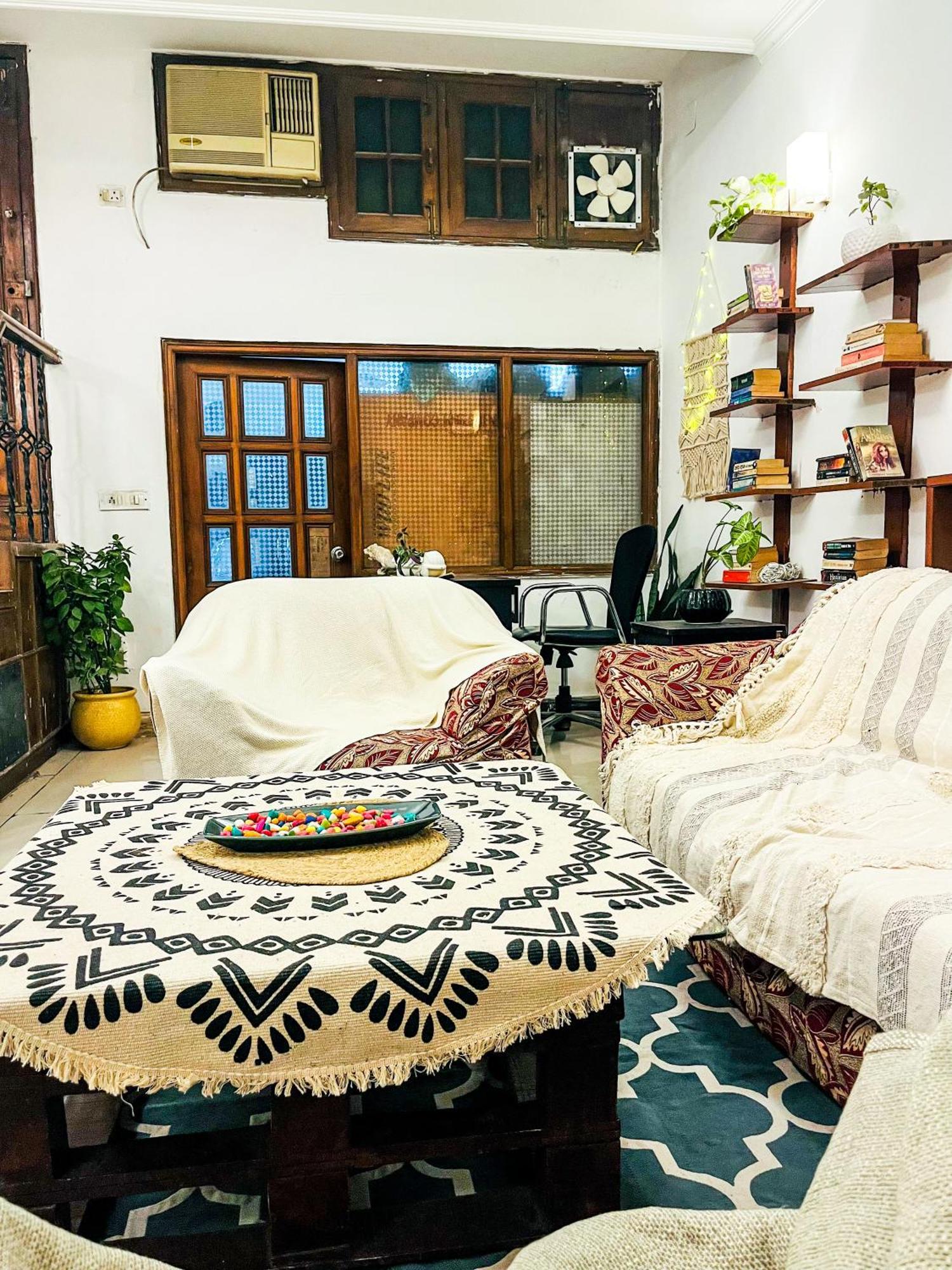 Atharva'S Homestay By Goaround Homes - Nehru Enclave Metro, South Delhi New Delhi Ngoại thất bức ảnh